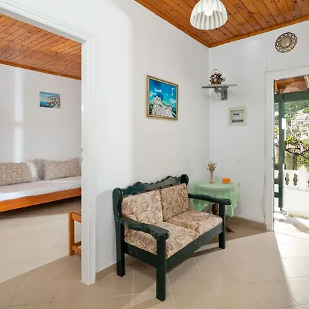 Olga - 5 Minutes Away From The Agios Gordios (Corfu)