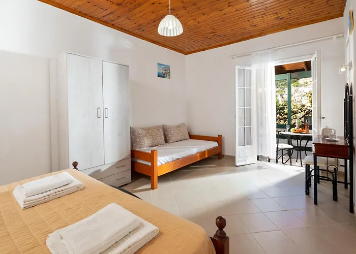 Olga - 5 Minutes Away From The * Agios Gordios (Corfu)