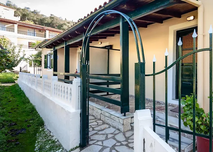 Olga - 5 Minutes Away From The * Agios Gordios (Corfu)
